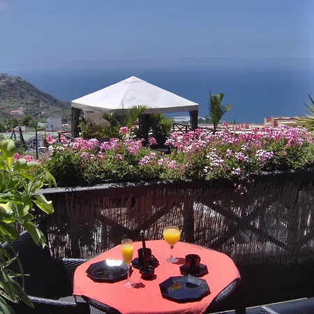 Mit Privatem Balkon Sowie Meer- Und Gebirgsblick Im Modernen Stil Icod De Los Vinos