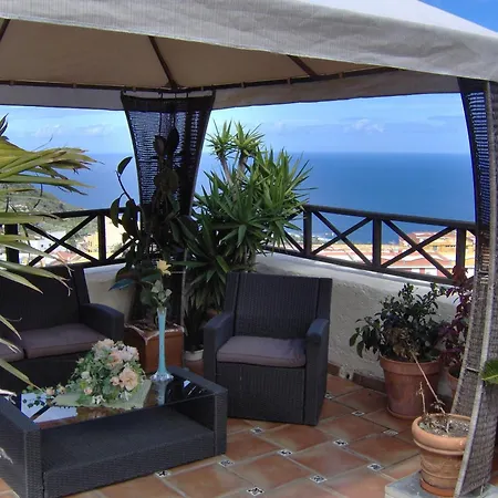 Mit Privatem Balkon Sowie Meer- Und Gebirgsblick Im Modernen Stil *