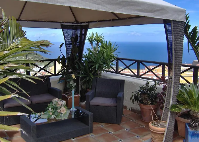 Mit Privatem Balkon Sowie Meer- Und Gebirgsblick Im Modernen Stil *